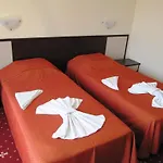 Maverick Hotel