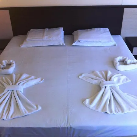 Maverick Sluneční pobřeží